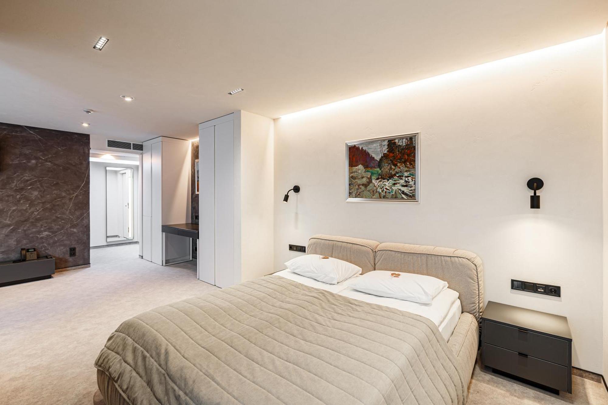 Hotel Hvoya &