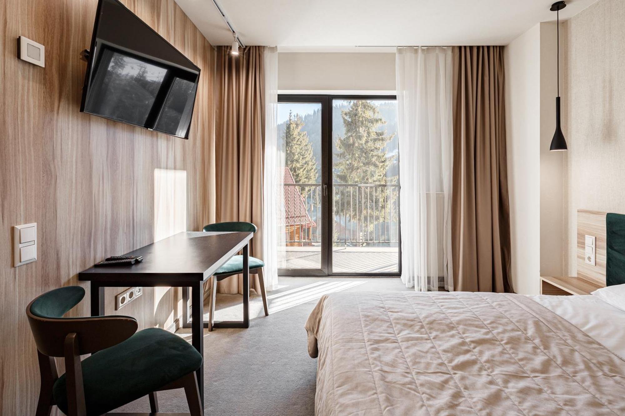 Hotel Hvoya &