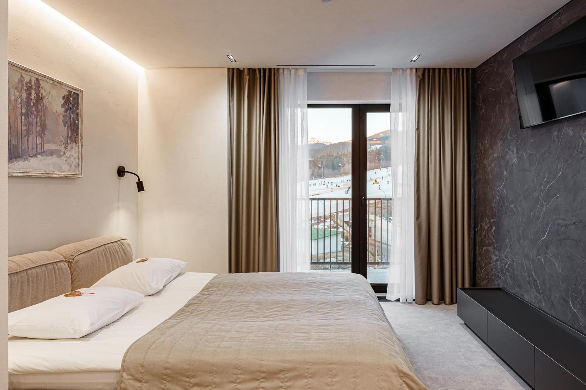 Hvoya & Hotel Bukowel
