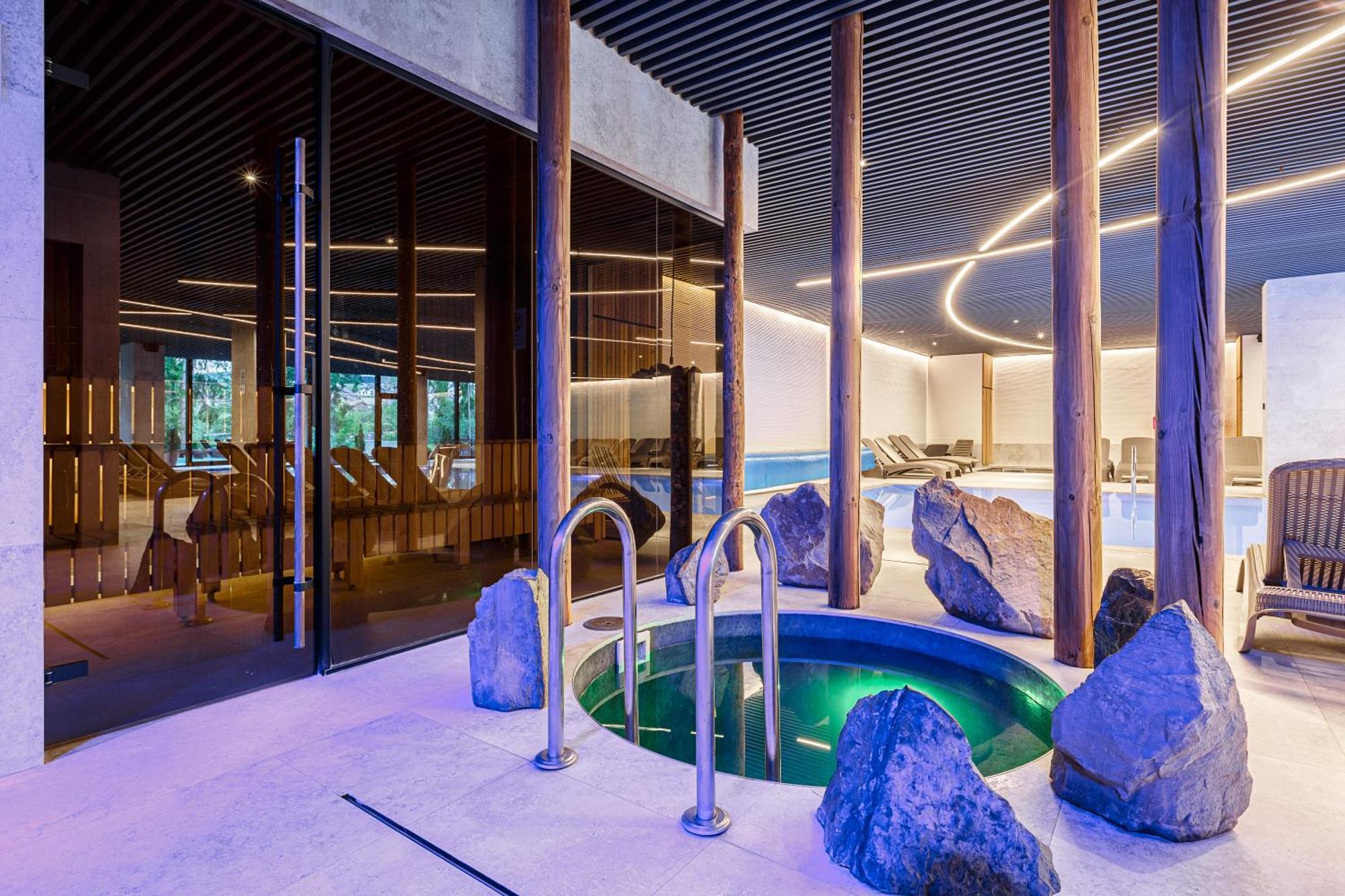 Hotel Hvoya & Bukowel